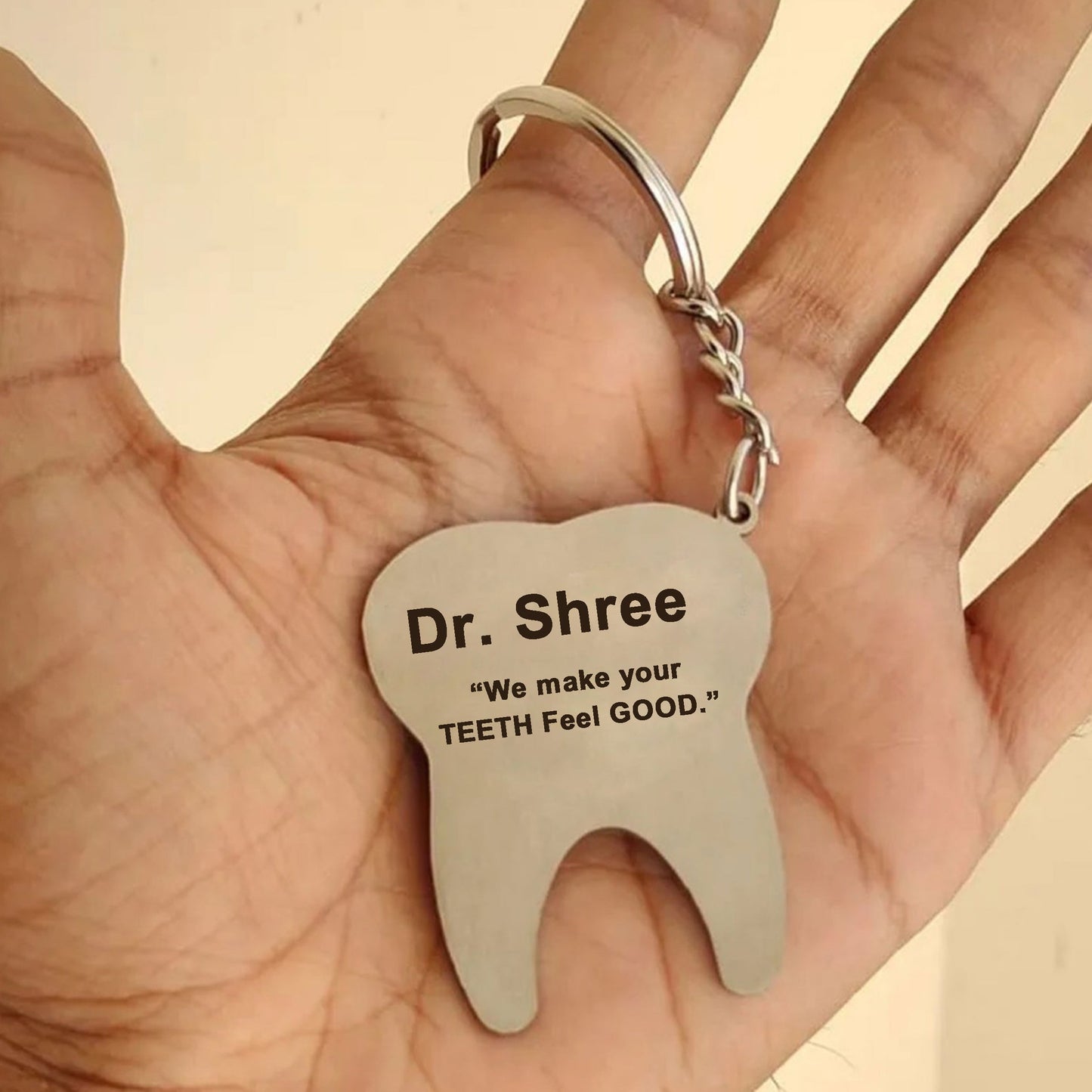 Best Gift For Dentist – Personalized Tooth Keychain – Personalized Gifts For Dental Doctors