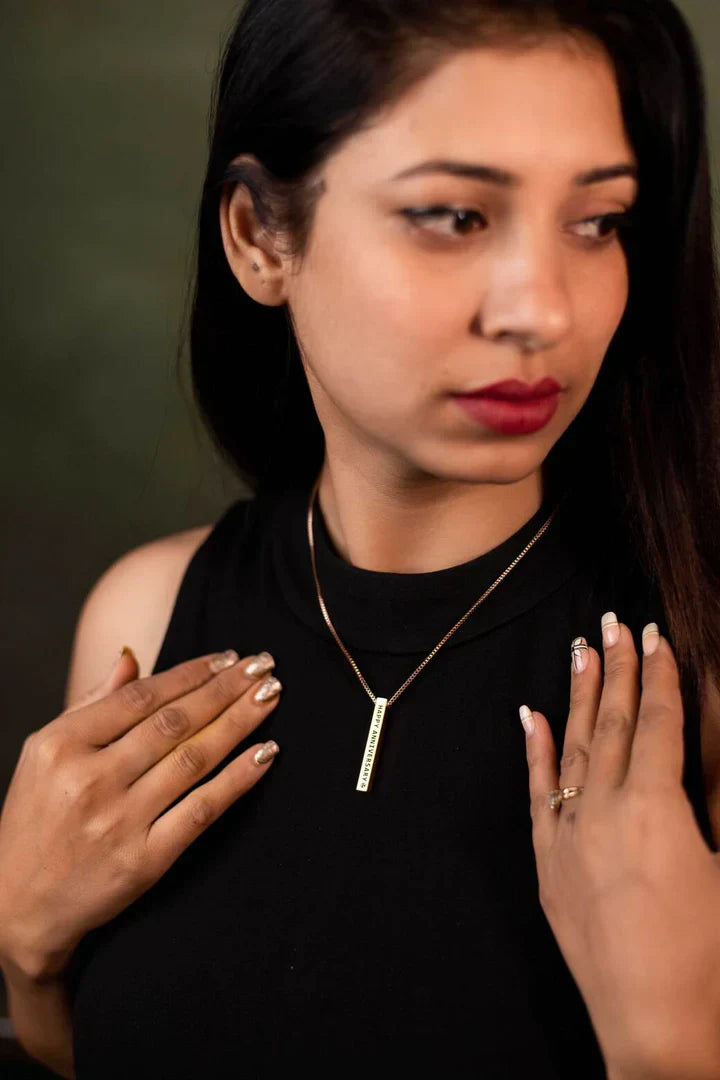 Personalized Name Bar Necklace - Gold-Plated Metal Bar Pendant for Women